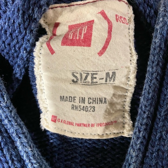 Gap RED sweatshirt - Picture 4 of 4